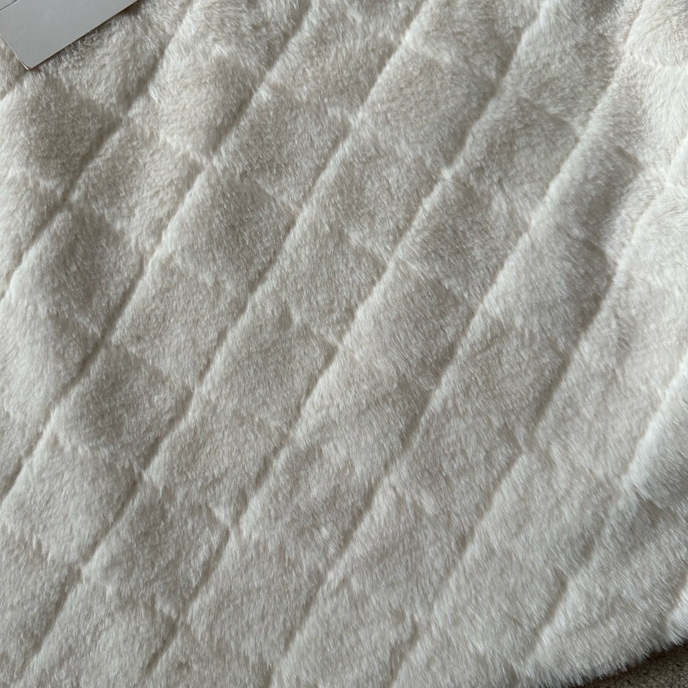 Faux fur Zara sweater! - Picture 4 of 5